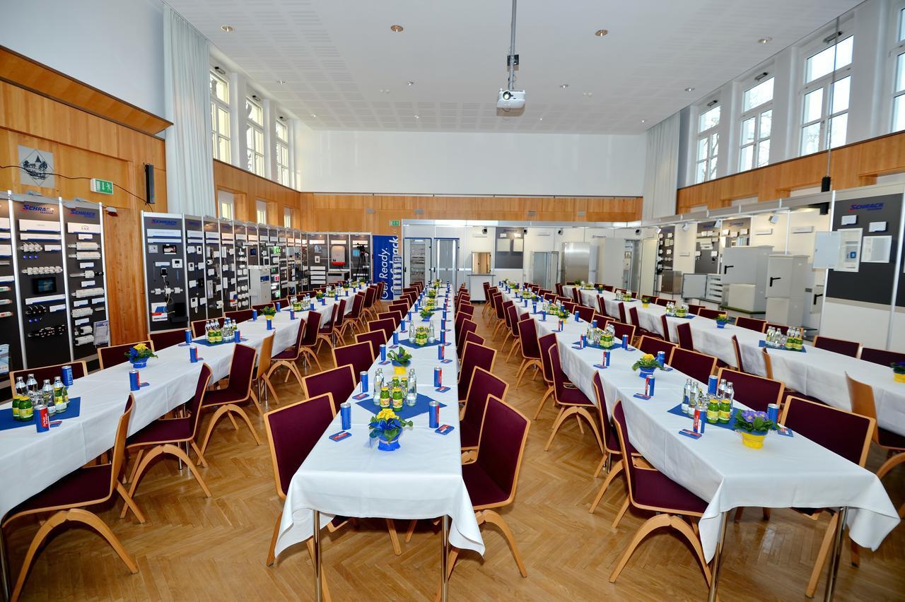 Bildungshaus Schloss Krastowitz Hotel Klagenfurt am Woerthersee Exterior foto